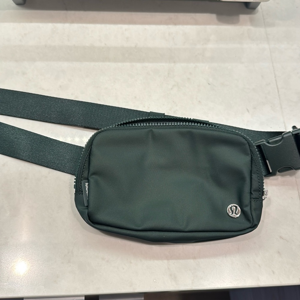 Lululemon belt bag - Everywhere belt bag 1L